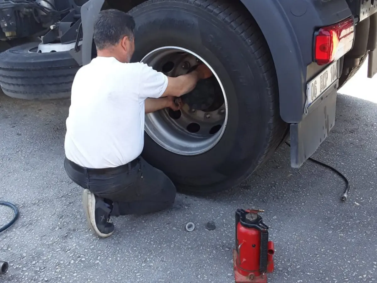 Hınıs Oto Lastikçi